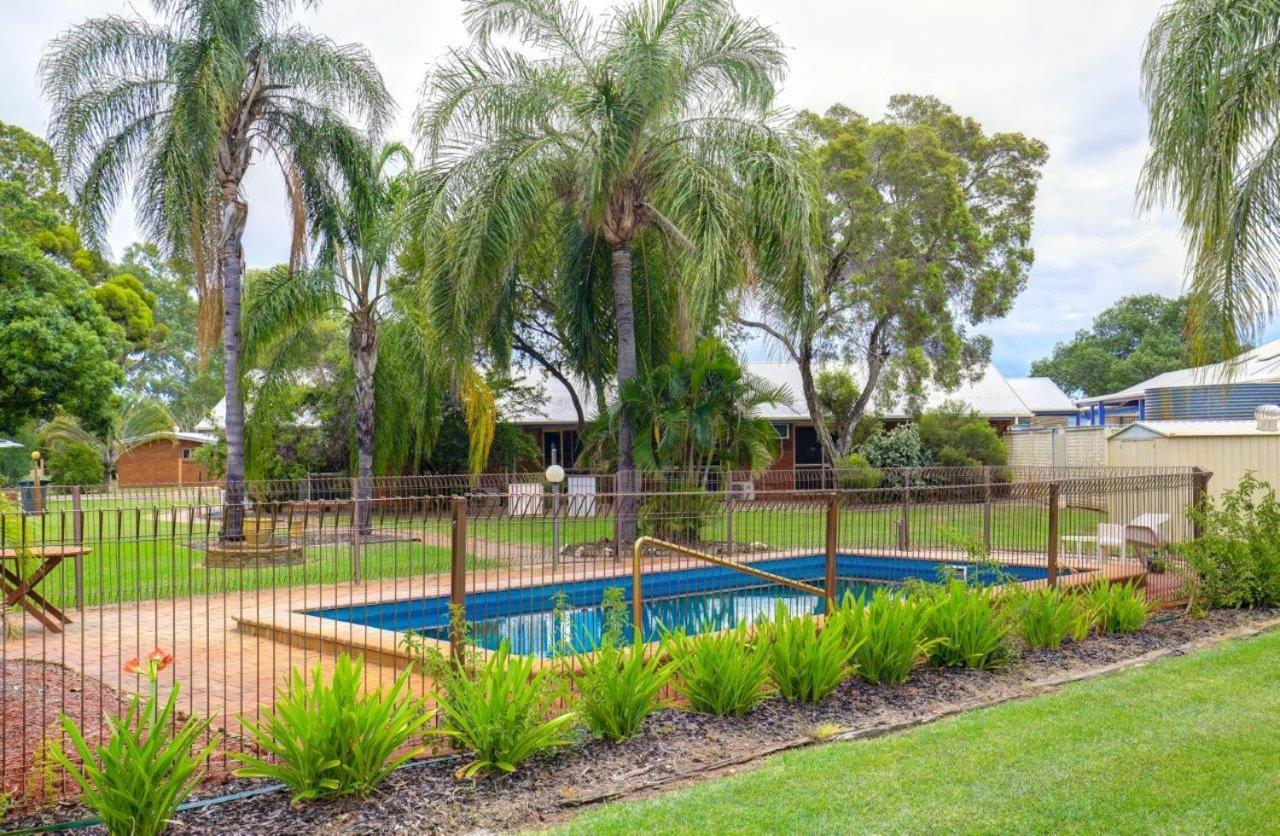Tambo Mill Motel & Caravan Park מראה חיצוני תמונה