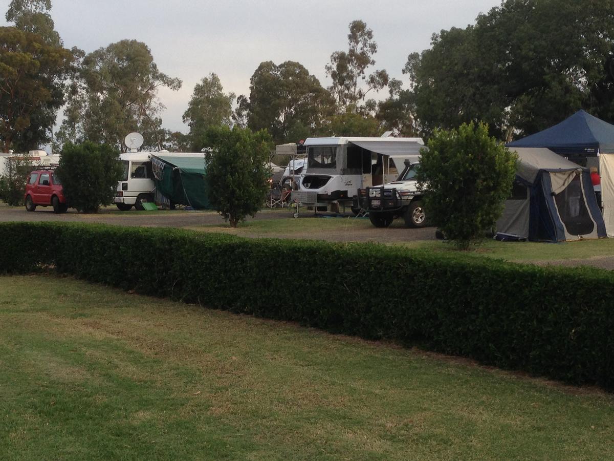 Tambo Mill Motel & Caravan Park מראה חיצוני תמונה