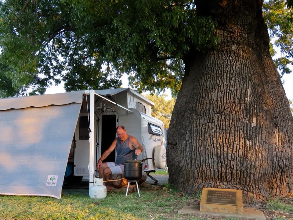 Tambo Mill Motel & Caravan Park מראה חיצוני תמונה