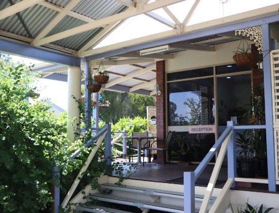 Tambo Mill Motel & Caravan Park מראה חיצוני תמונה